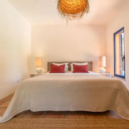 Villa Bambu Charneca (Setubal)